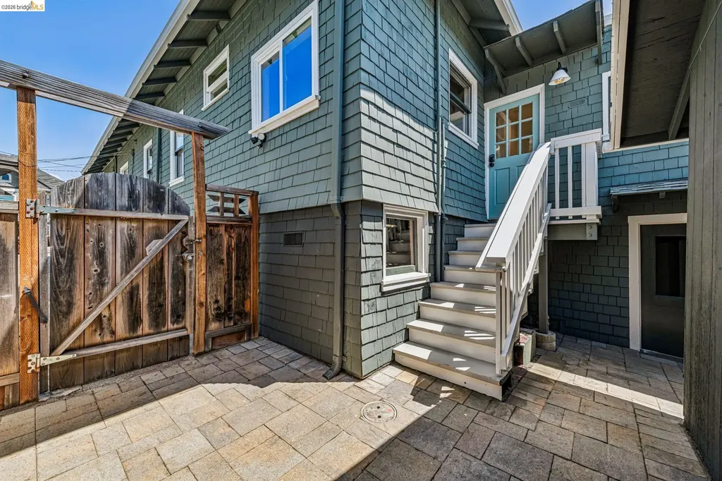 6521 Dover Street Berkeley CA 94703