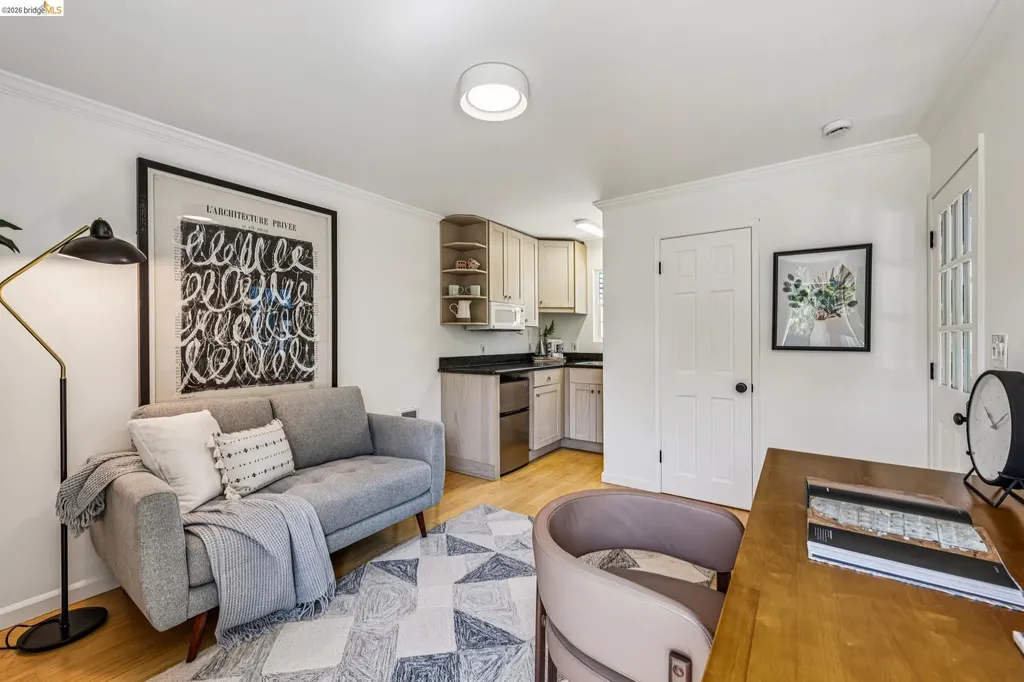 6521 Dover Street Berkeley CA 94703