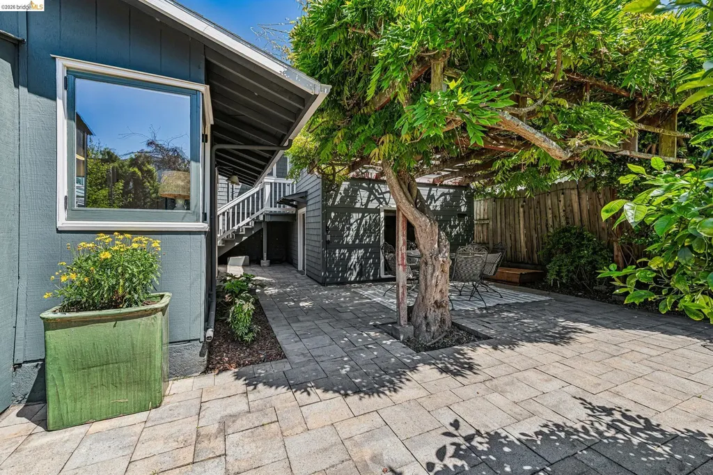 6521 Dover Street Berkeley CA 94703