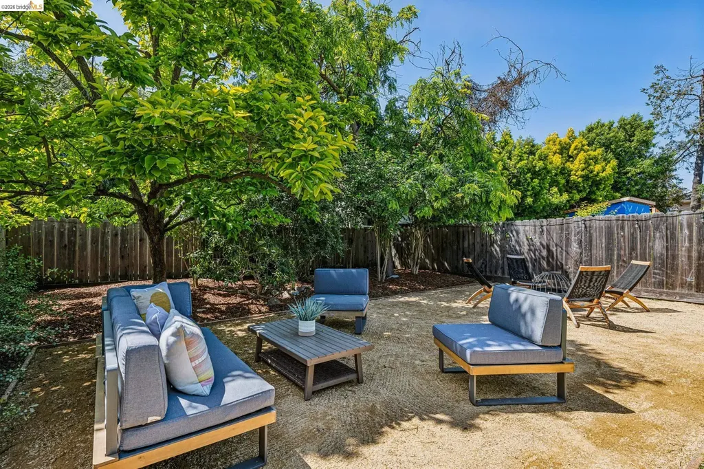 6521 Dover Street Berkeley CA 94703
