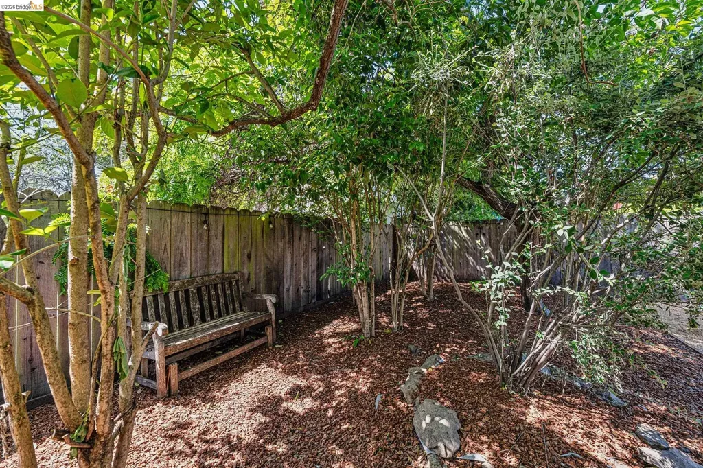 6521 Dover Street Berkeley CA 94703