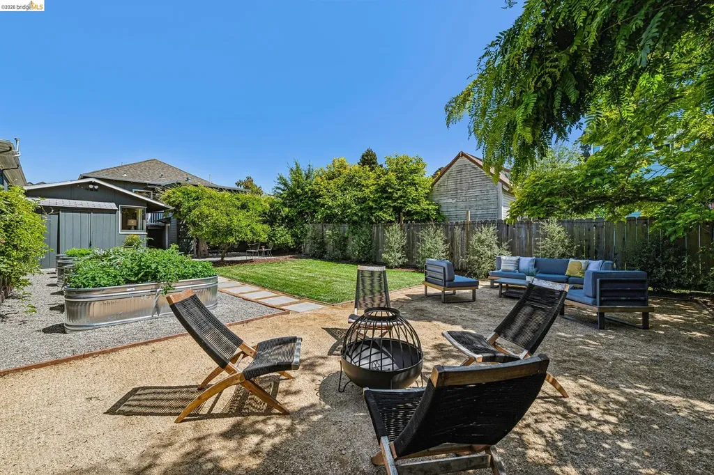6521 Dover Street Berkeley CA 94703