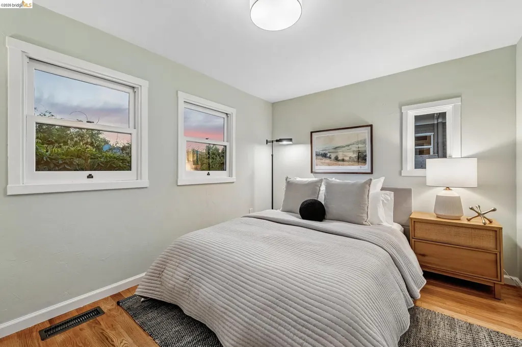 6521 Dover Street Berkeley CA 94703