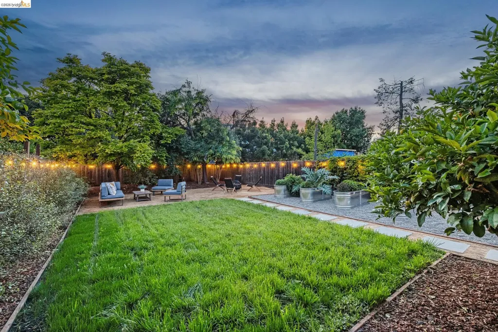 6521 Dover Street Berkeley CA 94703