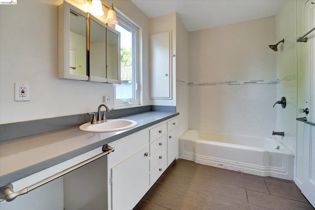 645 31st Street Richmond CA 94804
