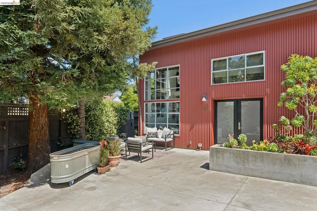 829 21st Street Oakland CA 94607