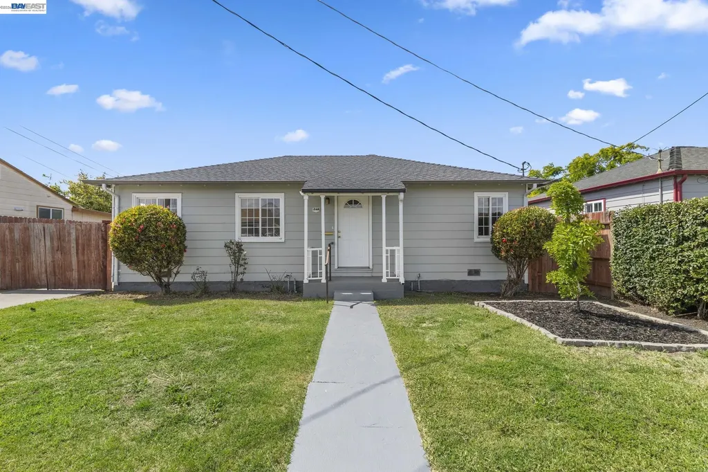 246 Tunis Road Oakland CA 94603