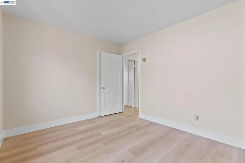 246 Tunis Road Oakland CA 94603