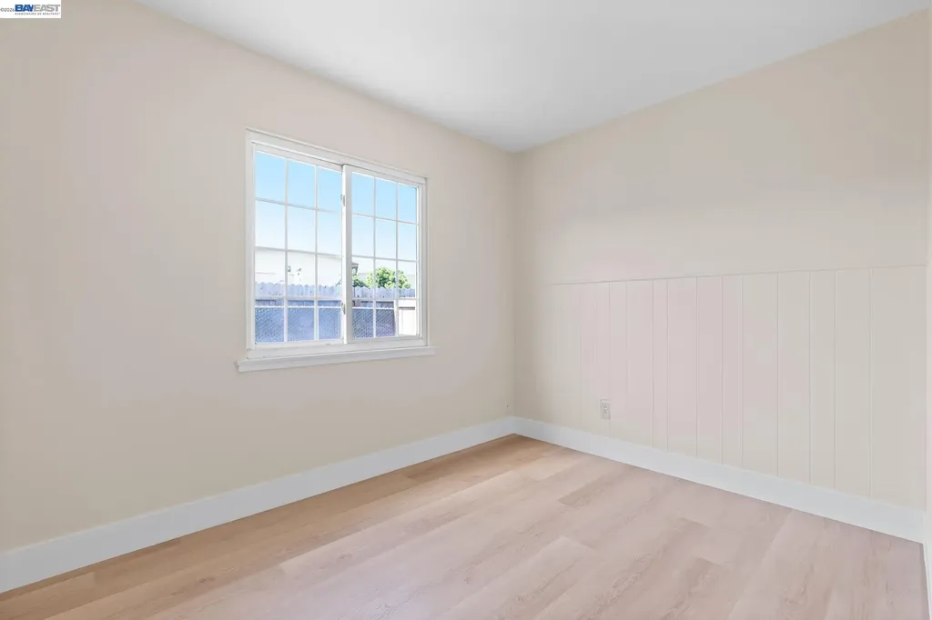 246 Tunis Road Oakland CA 94603