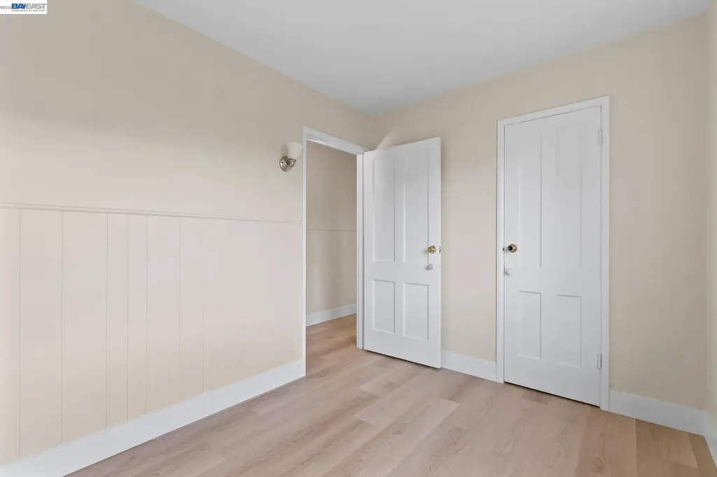 246 Tunis Road Oakland CA 94603