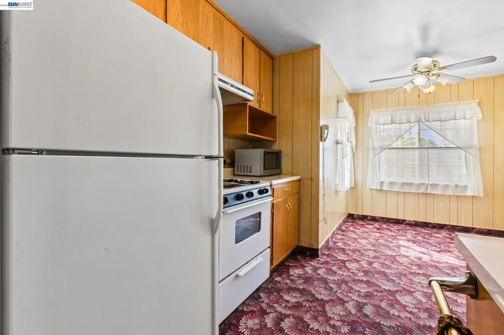 324 Berry Avenue Hayward CA 94544