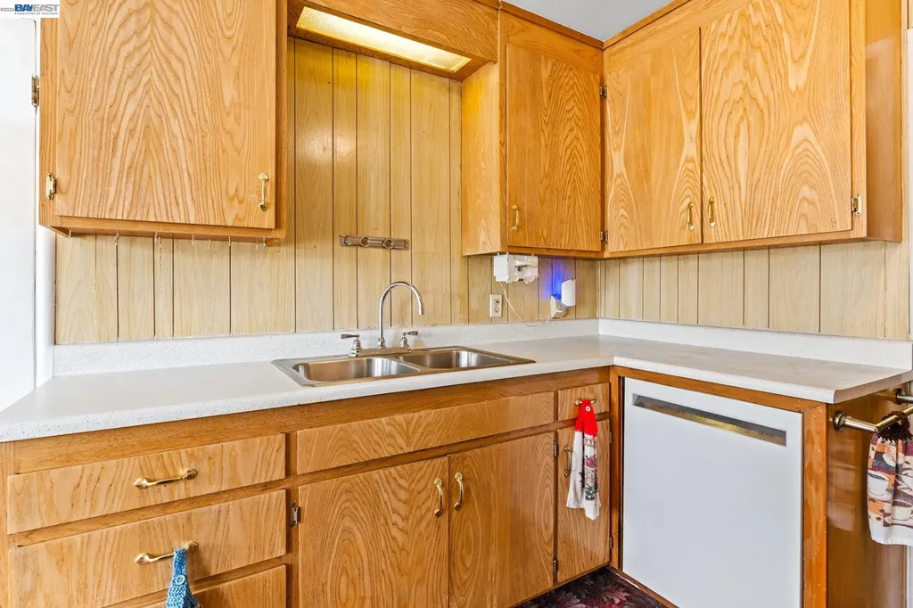 324 Berry Avenue Hayward CA 94544