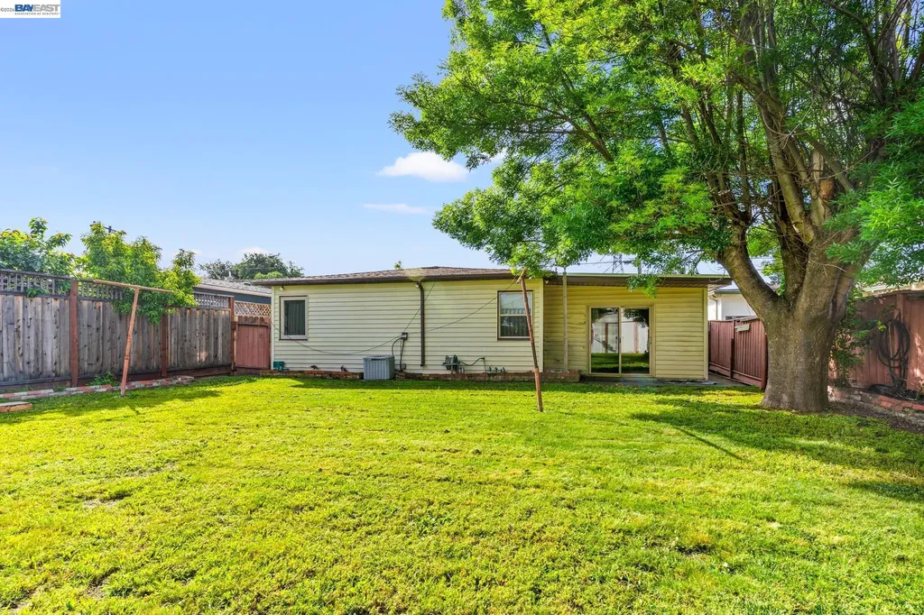 324 Berry Avenue Hayward CA 94544