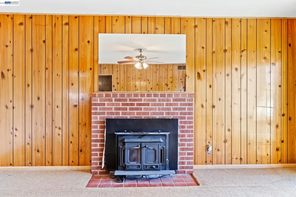 324 Berry Avenue Hayward CA 94544