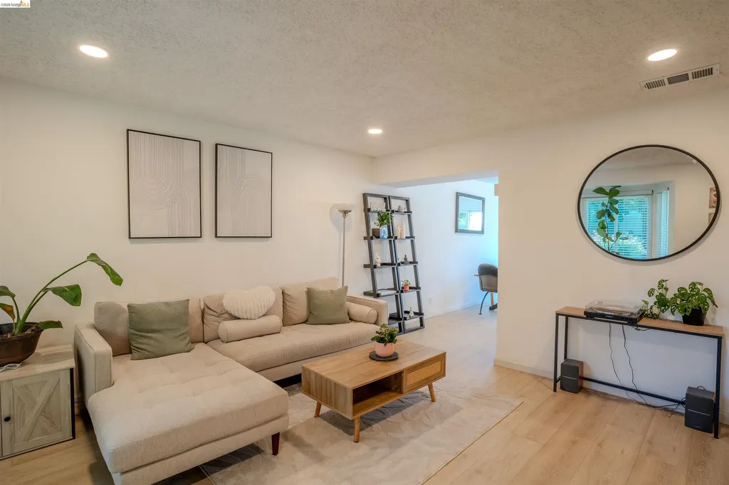1260 Pine Creek Way Concord CA 94520