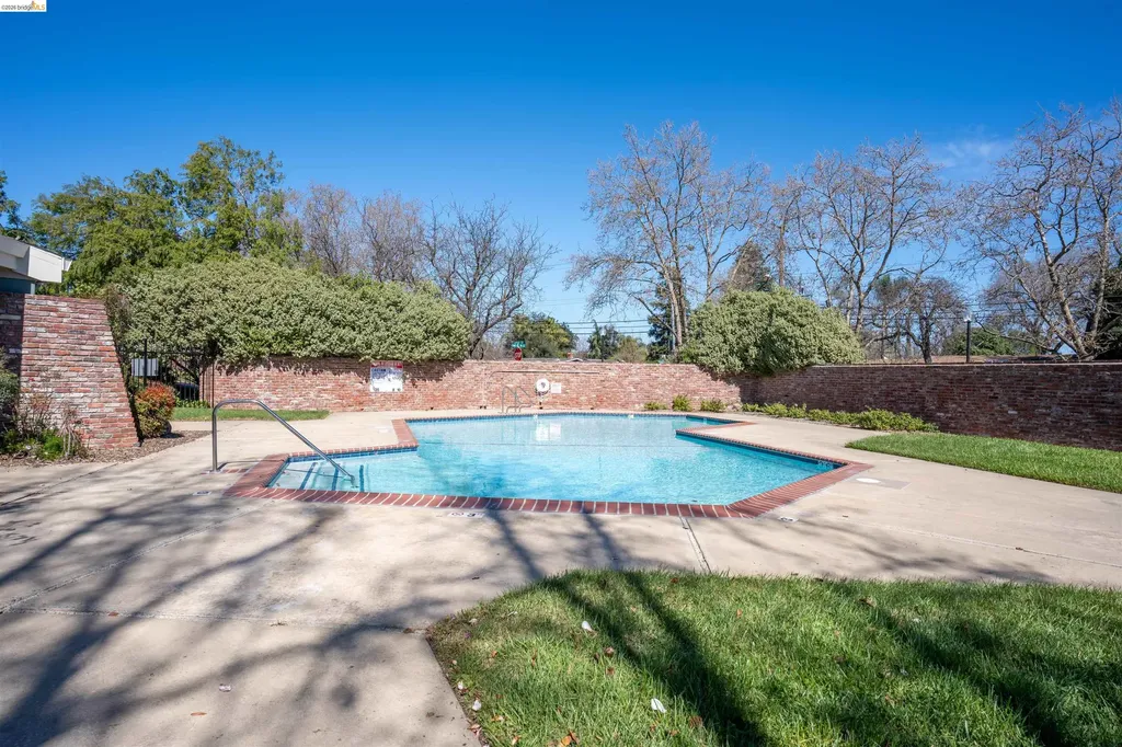 1260 Pine Creek Way Concord CA 94520