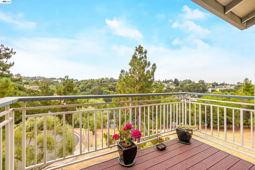 25047 Oakridge Court Hayward CA 94541