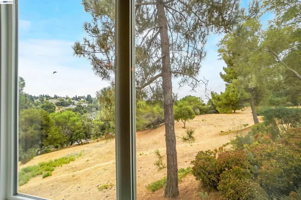 25047 Oakridge Court Hayward CA 94541
