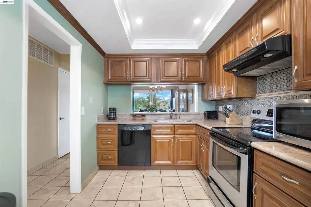 25047 Oakridge Court Hayward CA 94541