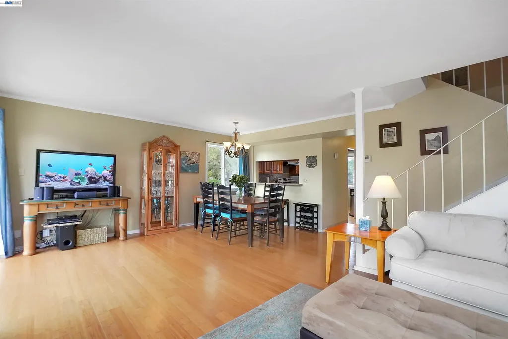 25047 Oakridge Court Hayward CA 94541