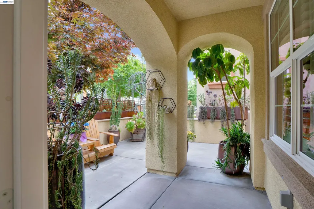 484 Selby Lane Livermore CA 94551
