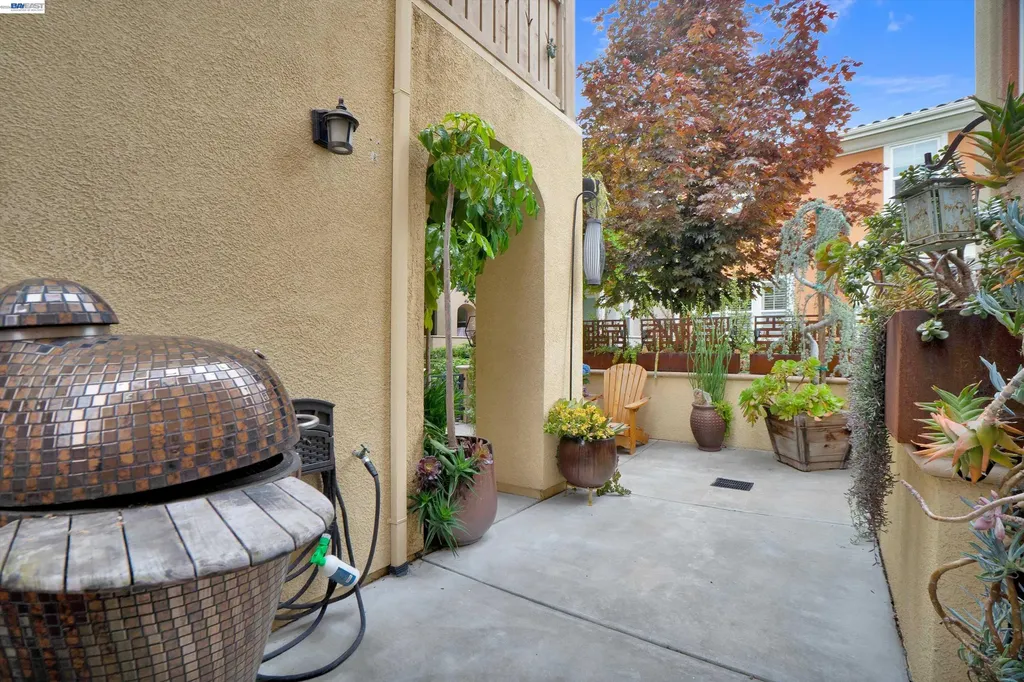484 Selby Lane Livermore CA 94551