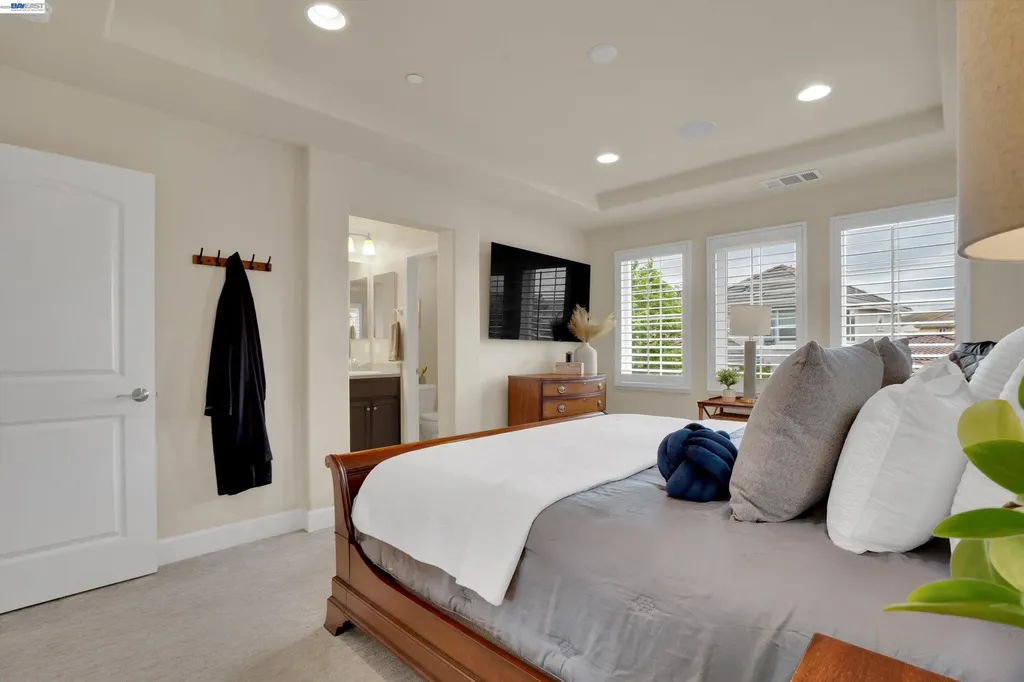 484 Selby Lane Livermore CA 94551