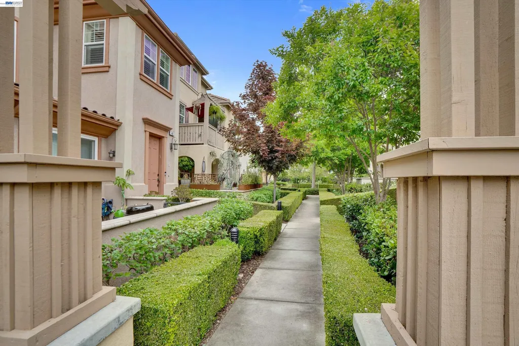 484 Selby Lane Livermore CA 94551
