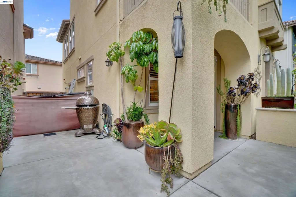 484 Selby Lane Livermore CA 94551
