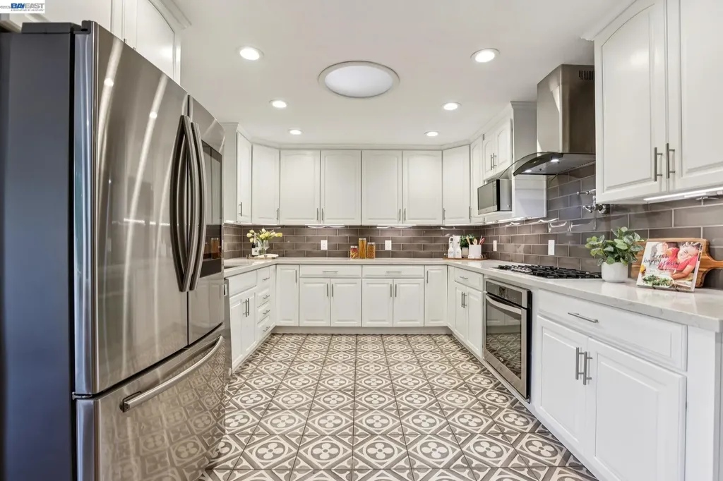 7799 Hermitage Avenue Newark CA 94560