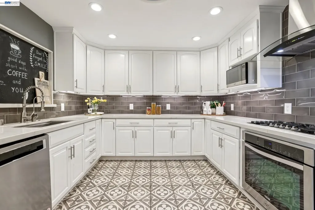7799 Hermitage Avenue Newark CA 94560