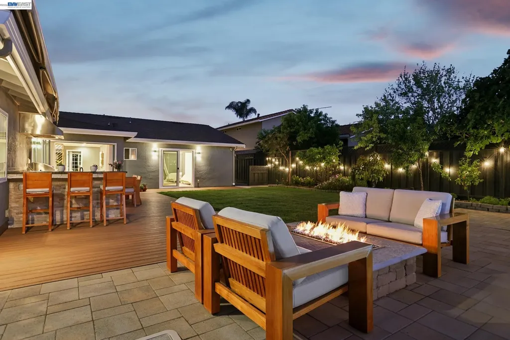 7799 Hermitage Avenue Newark CA 94560