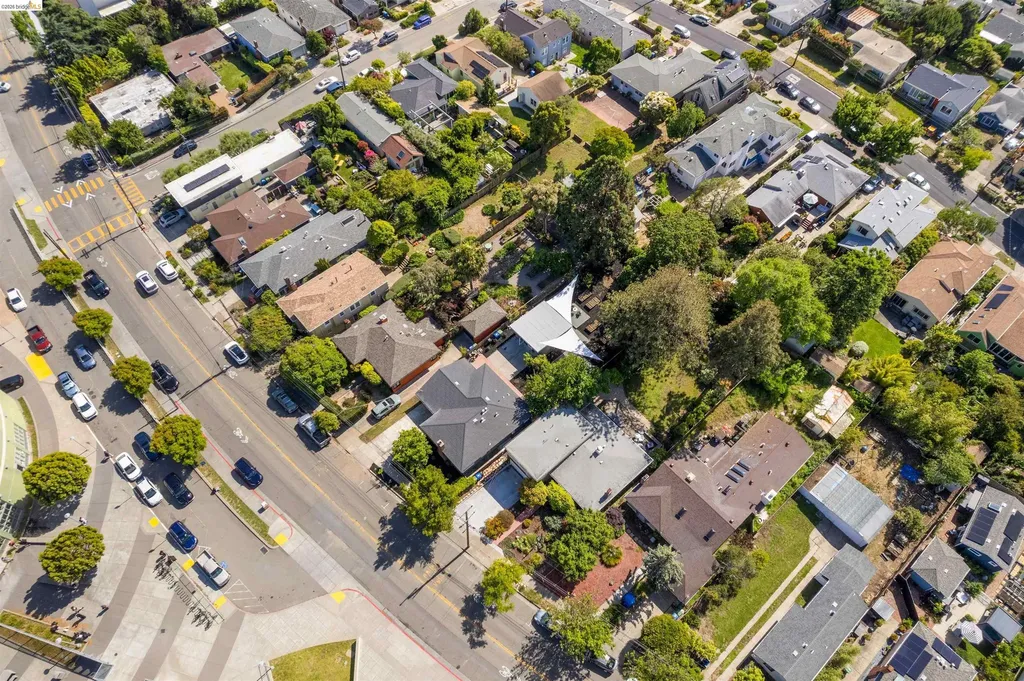 619 Ashbury Avenue El Cerrito CA 94530