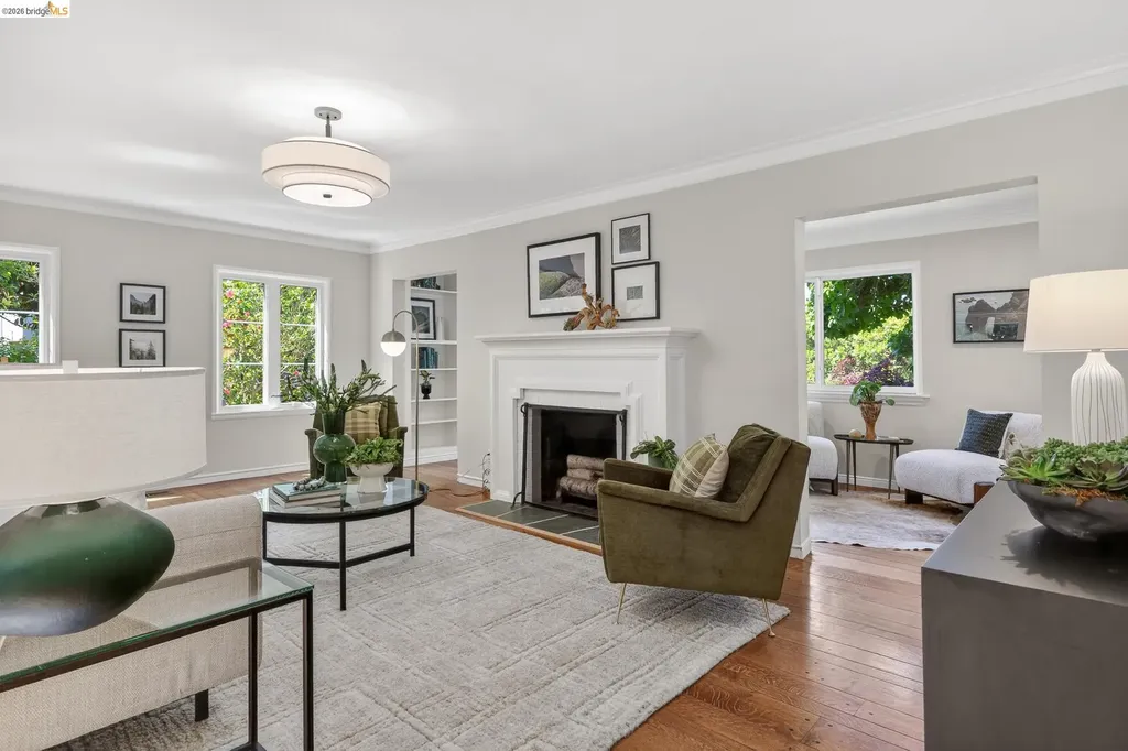 5283 Harbord Drive Oakland CA 94618