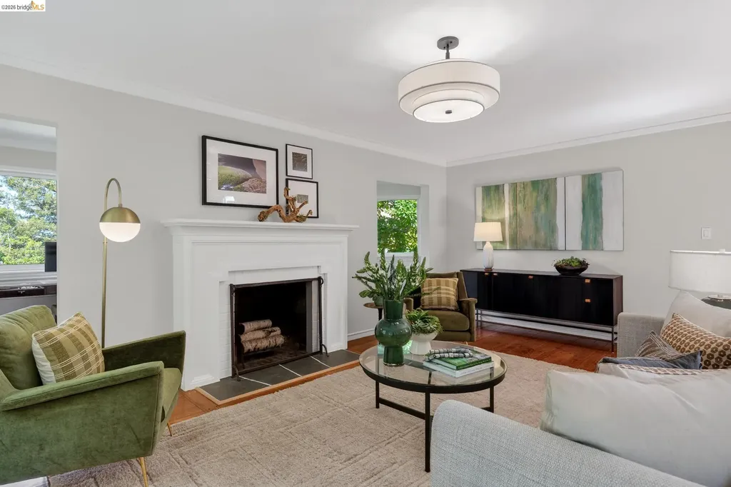 5283 Harbord Drive Oakland CA 94618