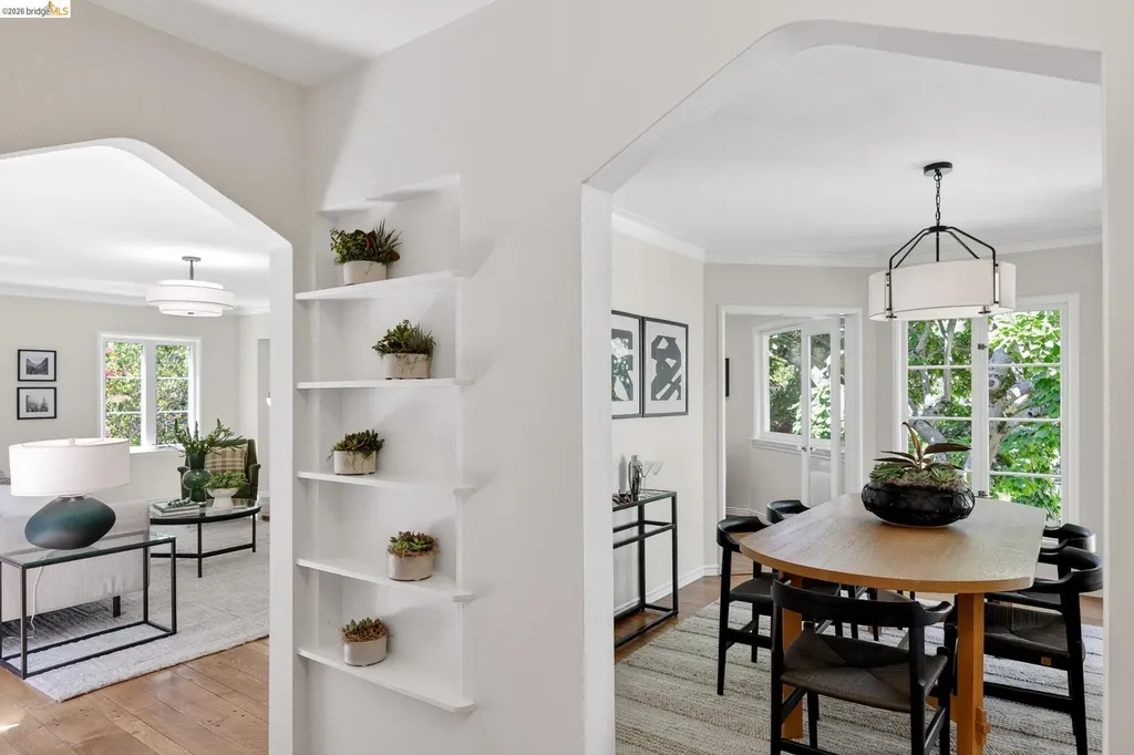 5283 Harbord Drive Oakland CA 94618
