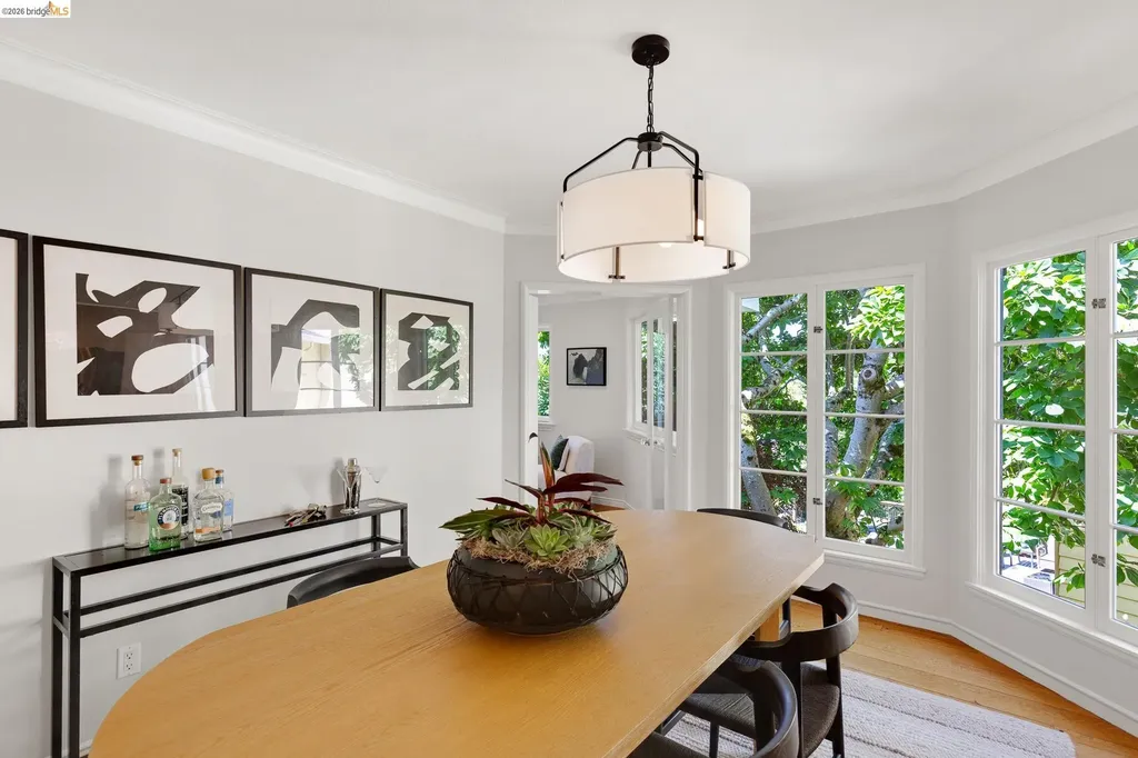 5283 Harbord Drive Oakland CA 94618