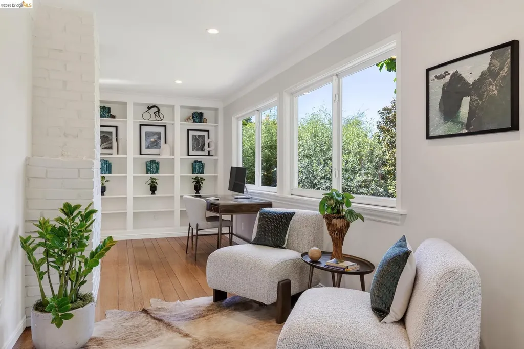 5283 Harbord Drive Oakland CA 94618
