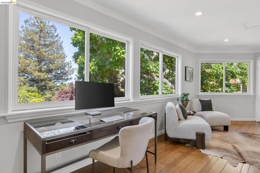 5283 Harbord Drive Oakland CA 94618