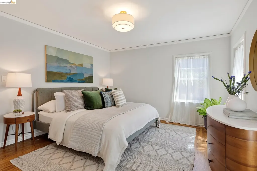 5283 Harbord Drive Oakland CA 94618