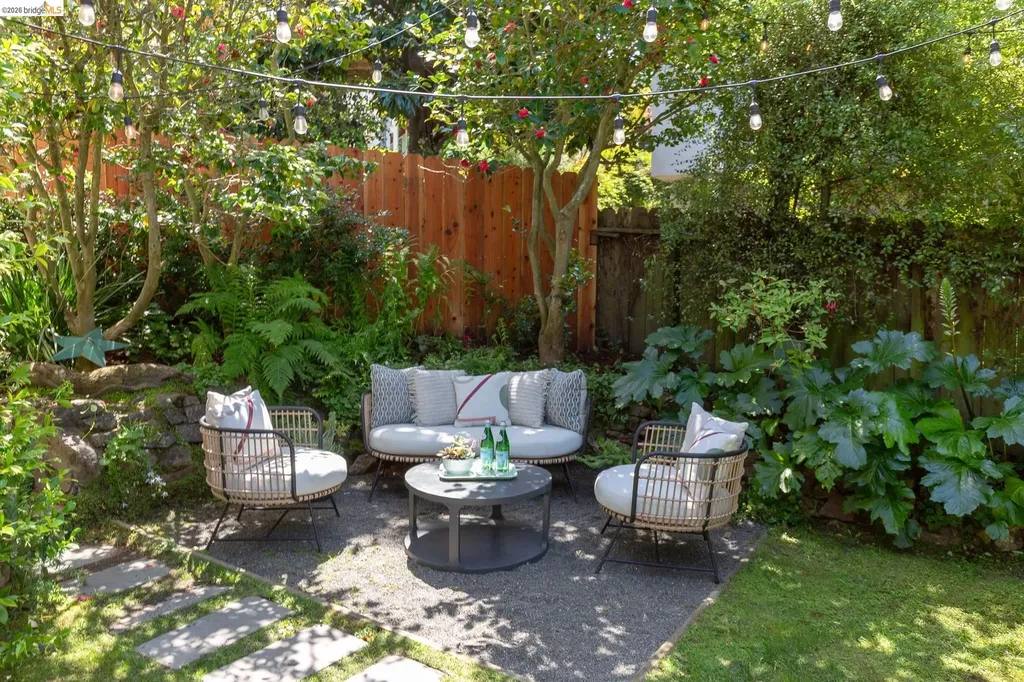 5283 Harbord Drive Oakland CA 94618