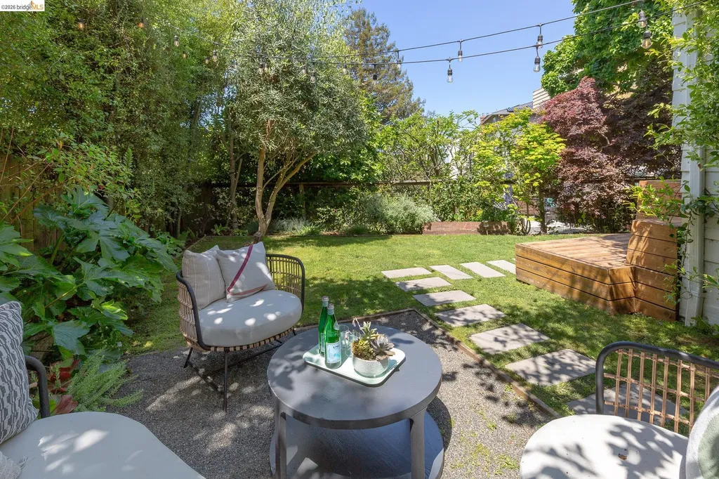 5283 Harbord Drive Oakland CA 94618