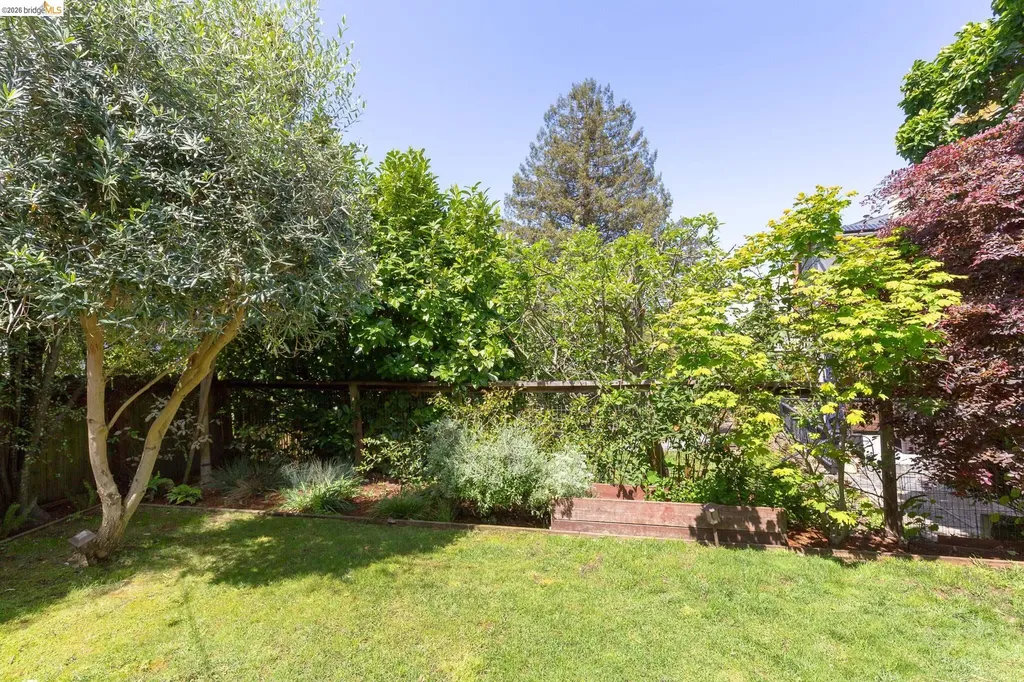 5283 Harbord Drive Oakland CA 94618