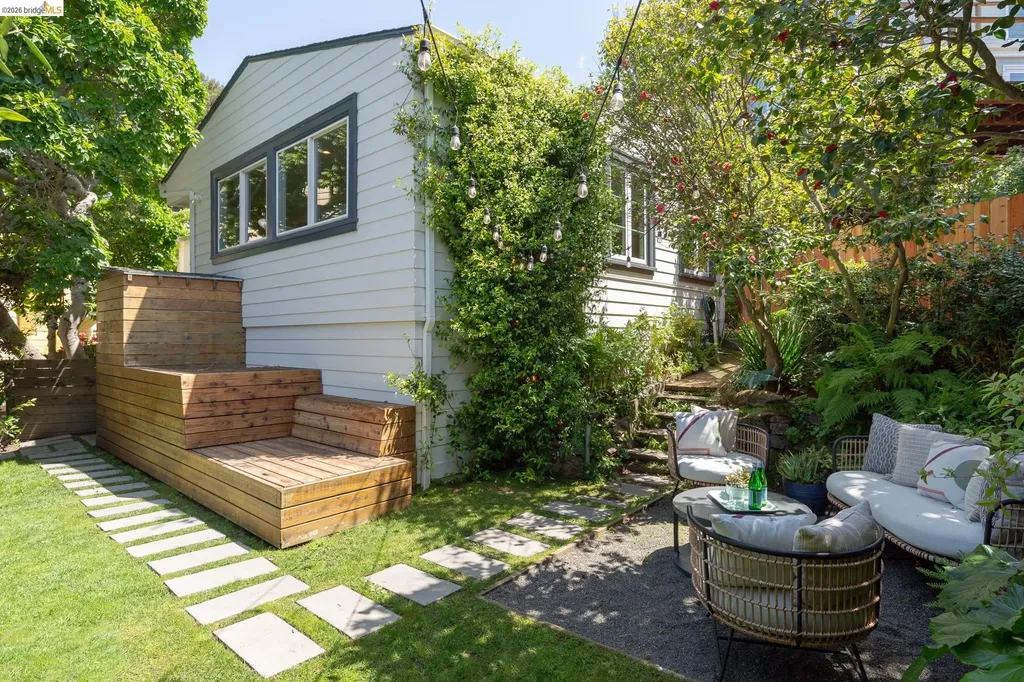 5283 Harbord Drive Oakland CA 94618