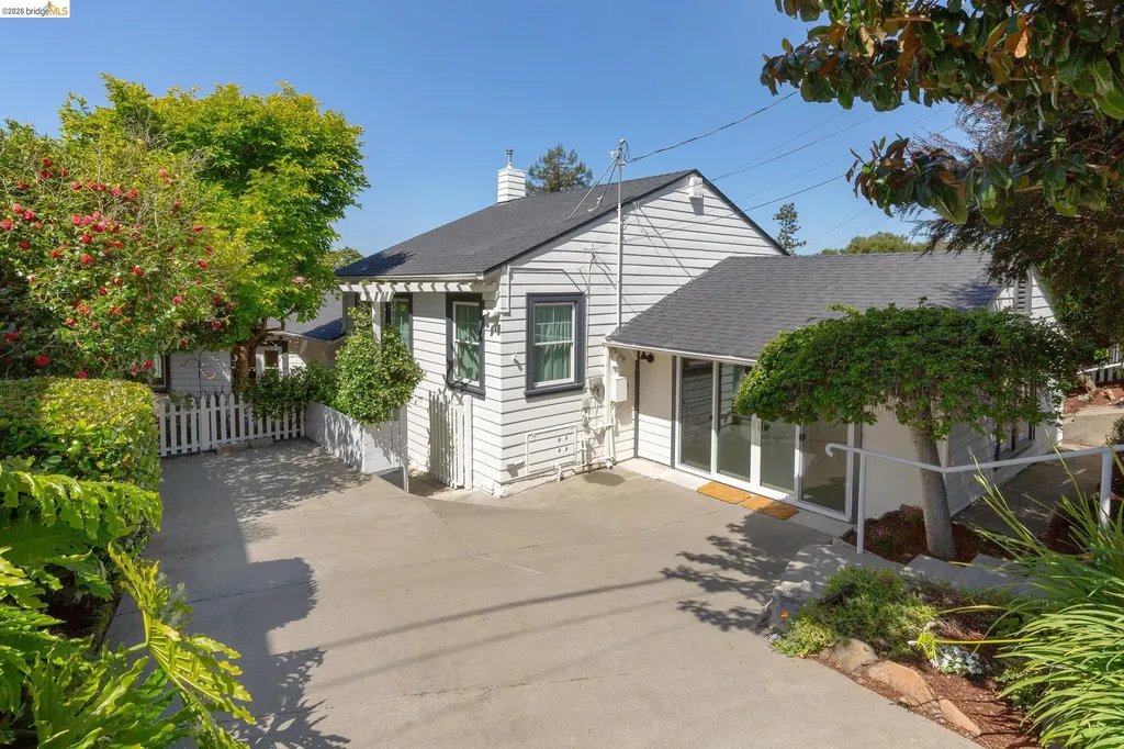5283 Harbord Drive Oakland CA 94618