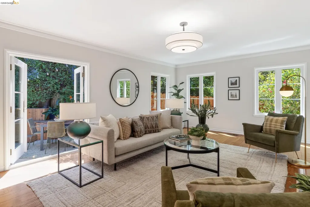 5283 Harbord Drive Oakland CA 94618