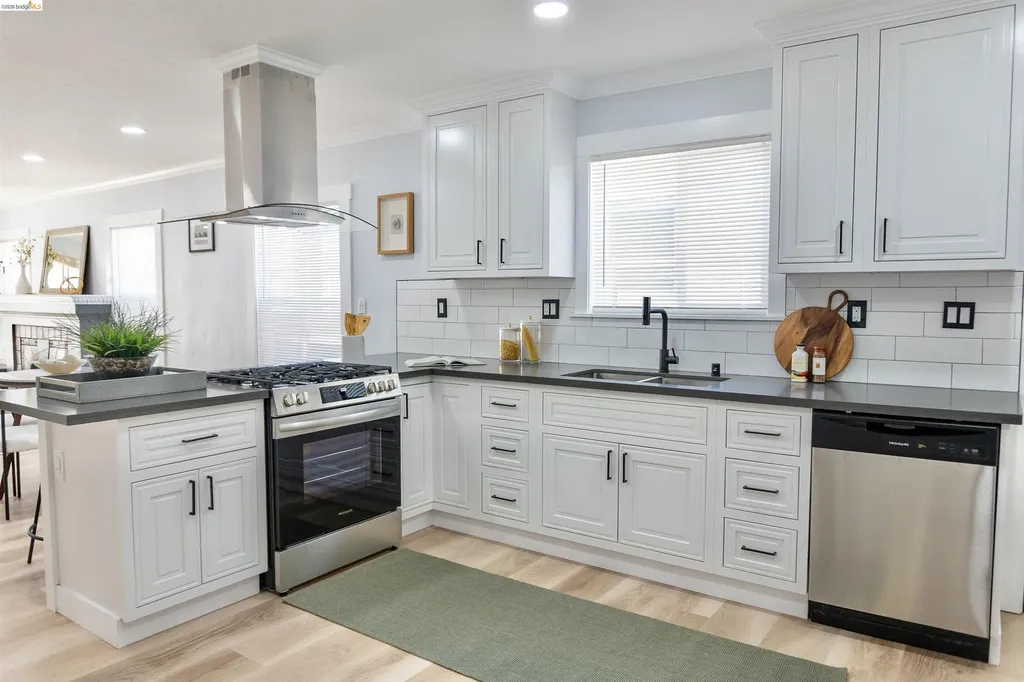 2427 67th Avenue Oakland CA 94605