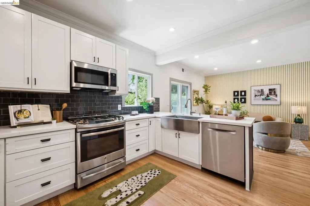 933 56th Street Oakland CA 94608