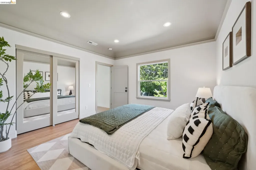933 56th Street Oakland CA 94608