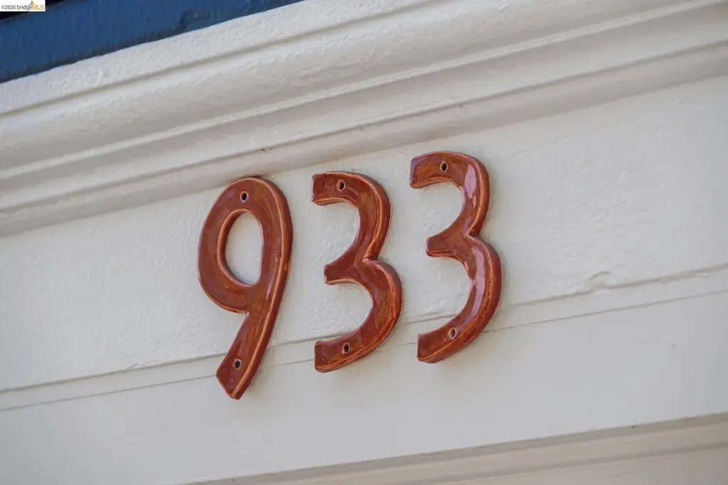 933 56th Street Oakland CA 94608
